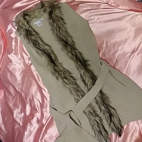 🆑🎉EUC RXB Long Sleeveless Sweater - Picture 1 of 4